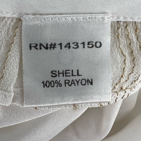 Chloe Oliver White Gold Flowy Paper Bag Shorts Size Medium Women’s - Picture 6 of 6